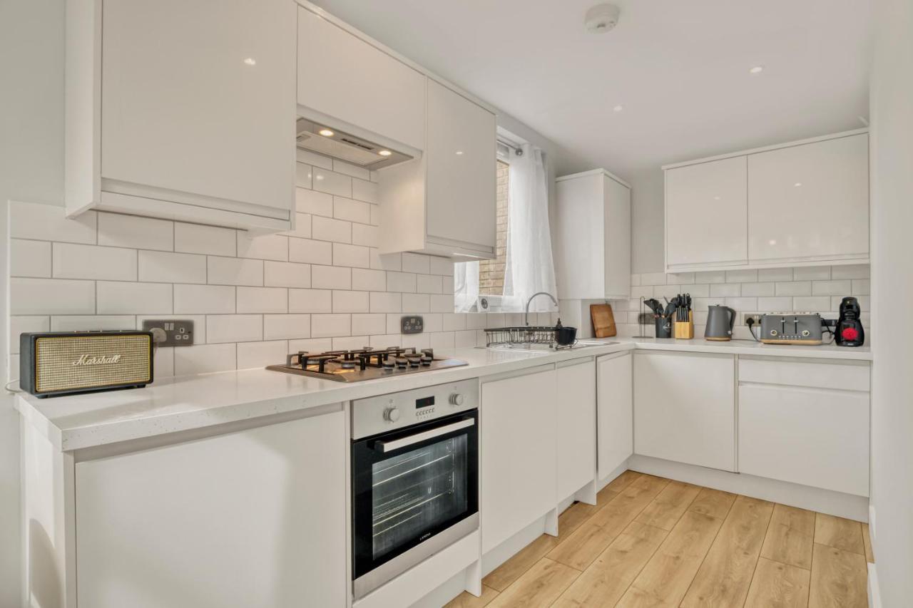 Homely 1Bed Apartment Vauxhall 런던 외부 사진