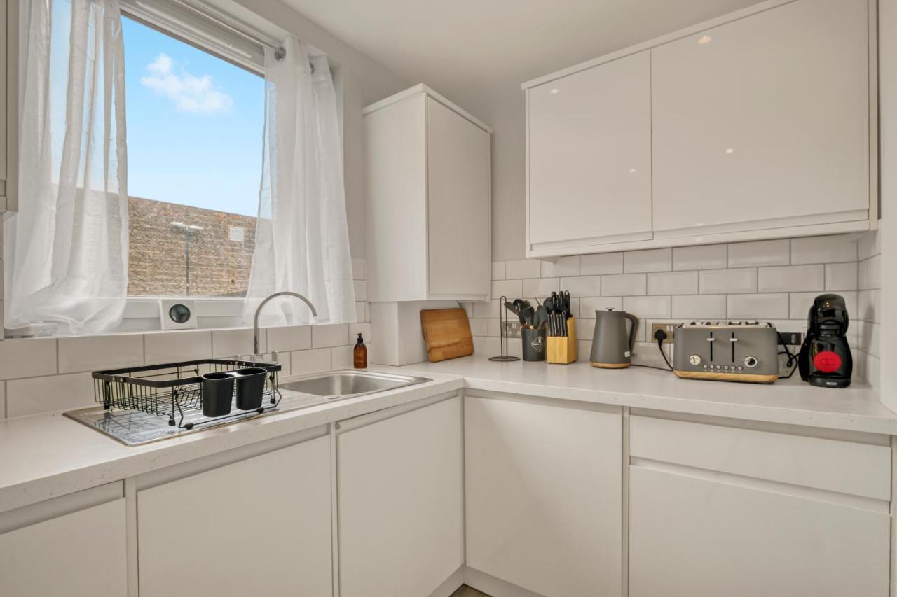 Homely 1Bed Apartment Vauxhall 런던 외부 사진