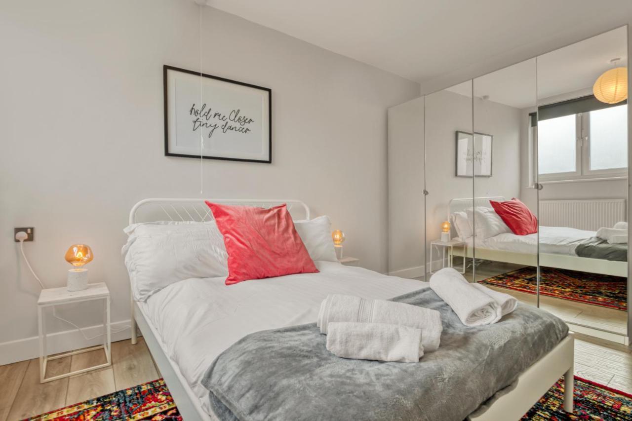 Homely 1Bed Apartment Vauxhall 런던 외부 사진